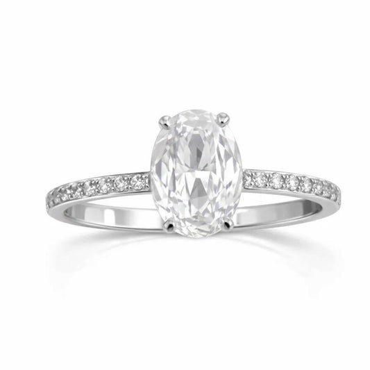 Işıklı Kutuda 1 Carat Kadın Oval Gümüş Yüzük (pırlanta Işıltılı)