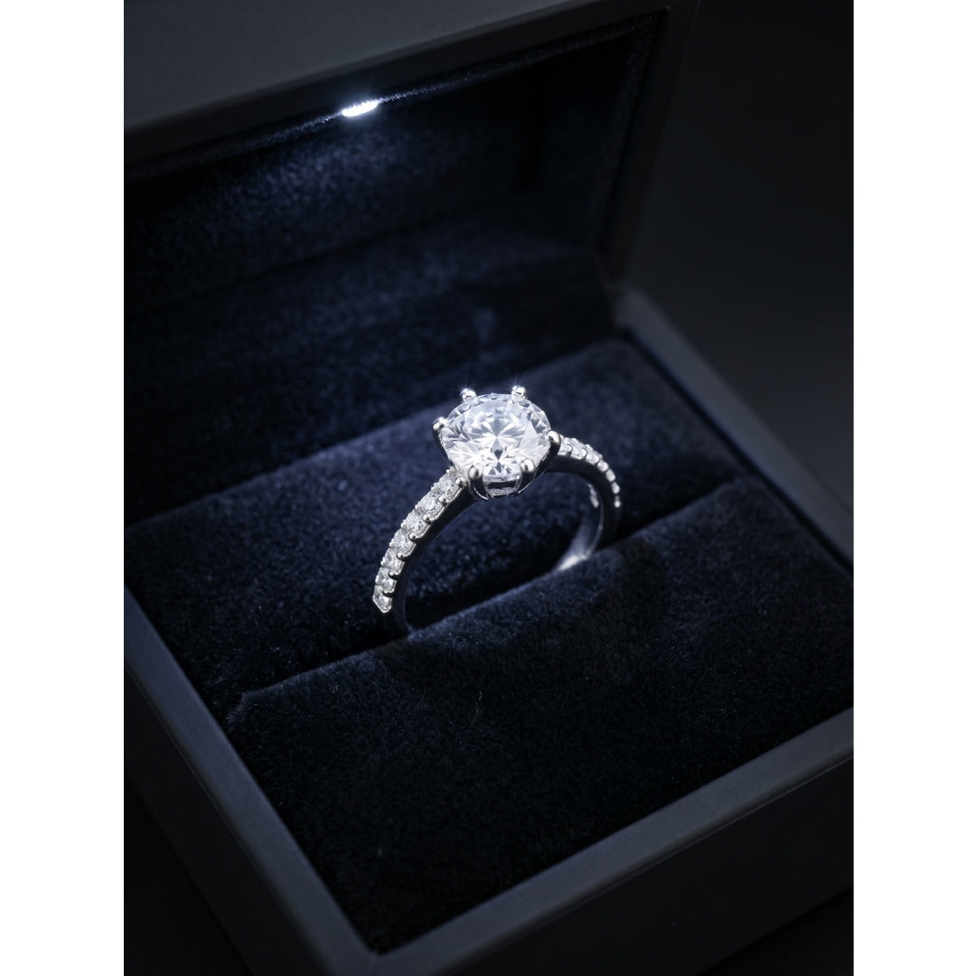Işıklı Kutuda 1.25 Carat Kadın Gümüş Yüzük
