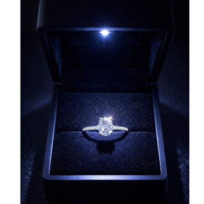 Işıklı Kutuda 1 Carat Kadın Oval Gümüş Yüzük (pırlanta Işıltılı)